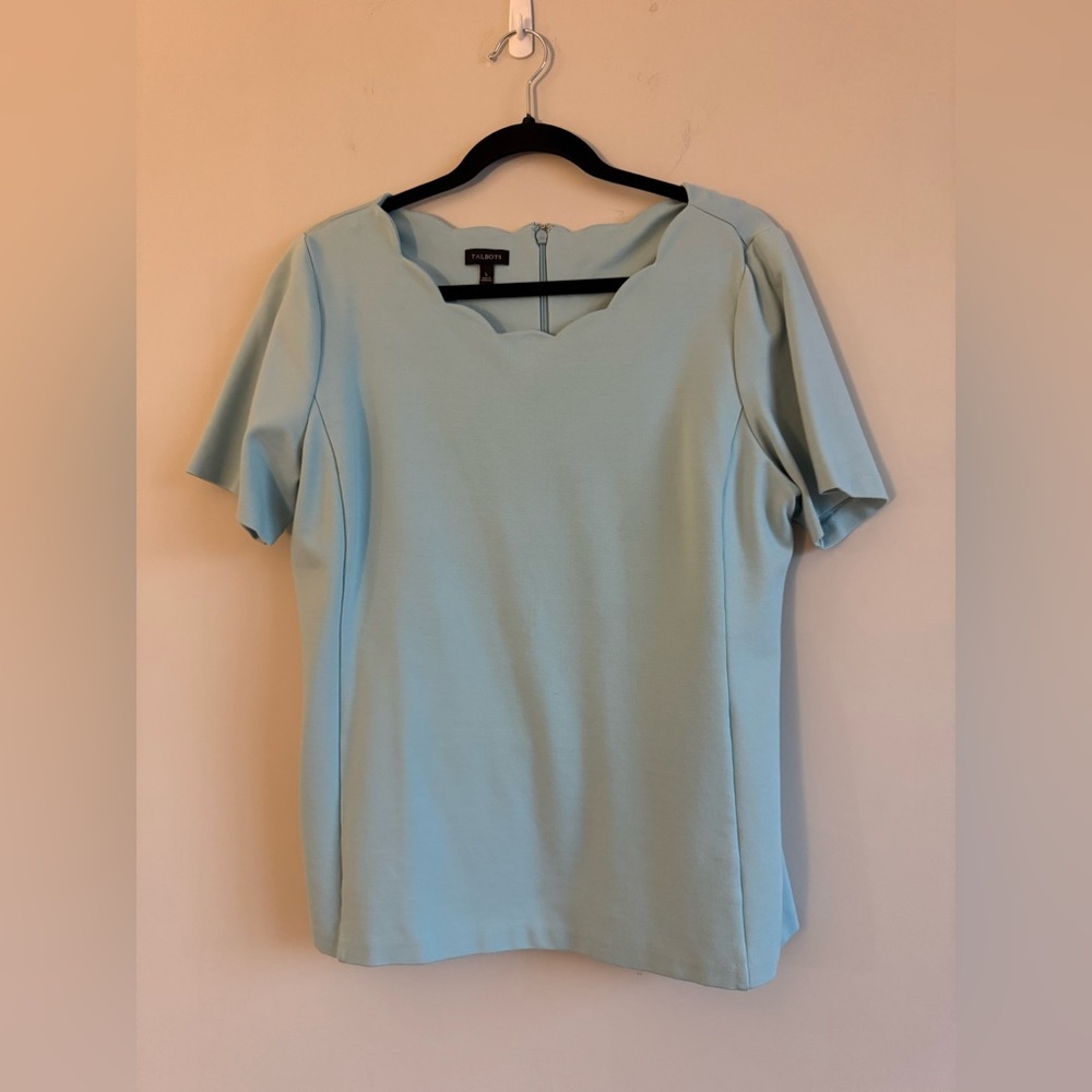 NWOT Talbots Light Blue Scalloped Neck Short Sleeve Zip Up Tailored Elegant Top